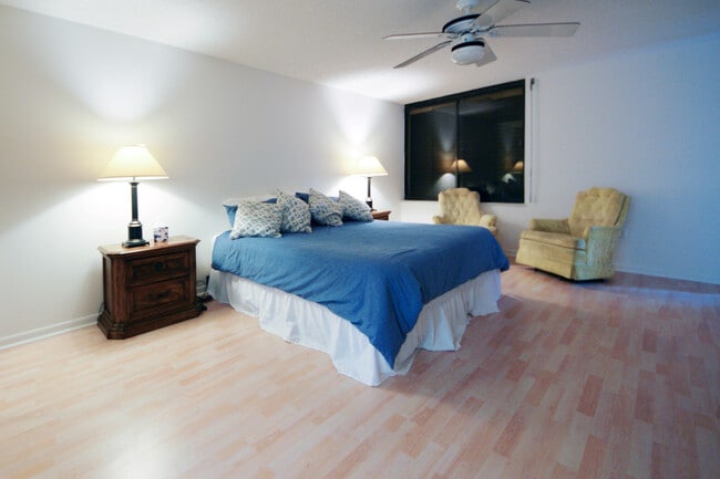 Building Photo - 2450 Presidential Way