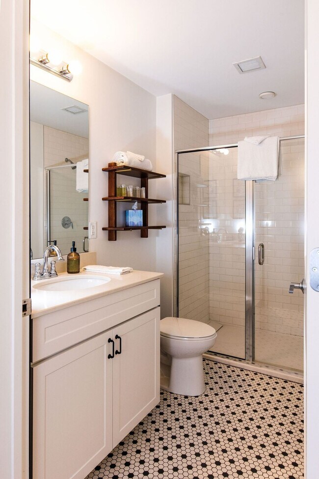 Building Photo - 758 N Broadway