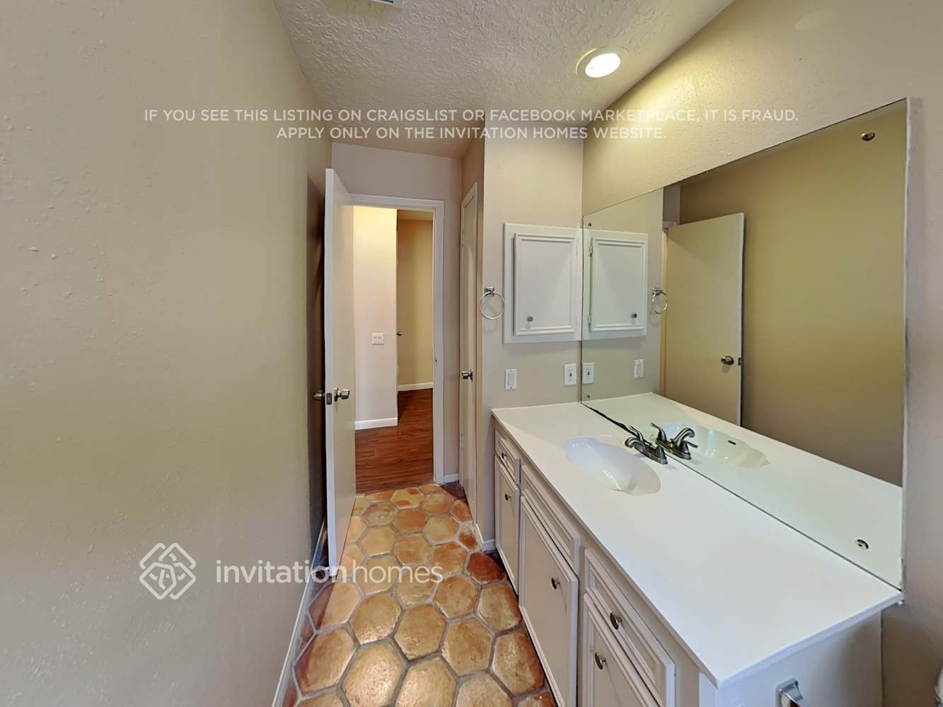 Building Photo - 2227 Briarwest Blvd