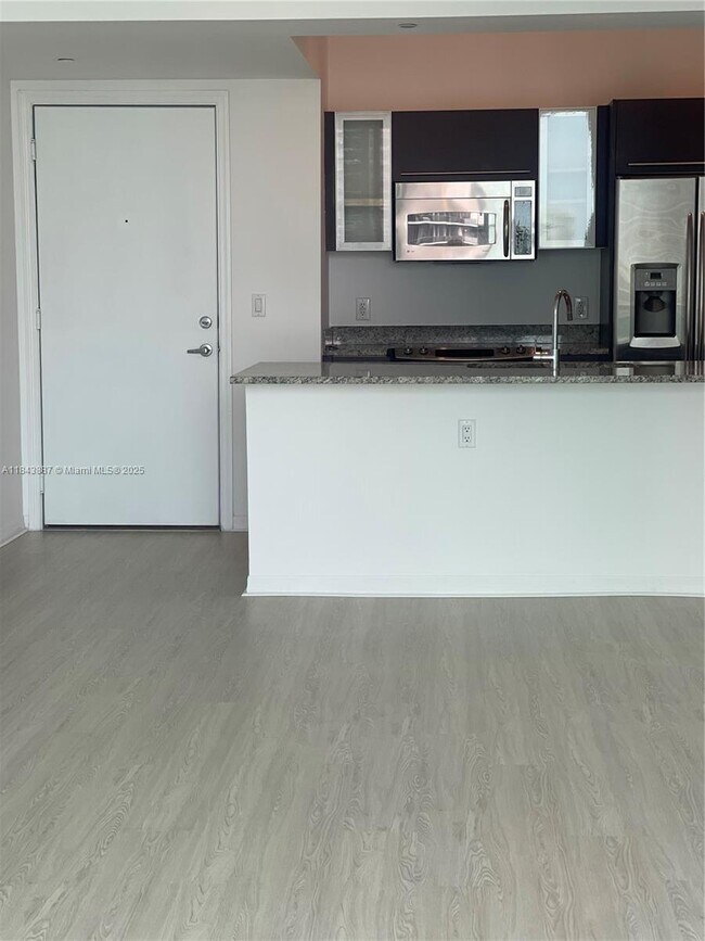 Building Photo - 951 Brickell Ave