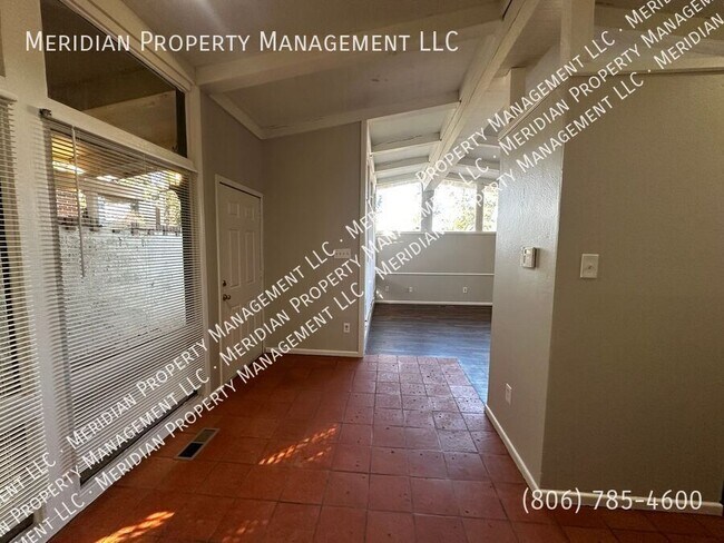 Building Photo - 2003 32nd-A