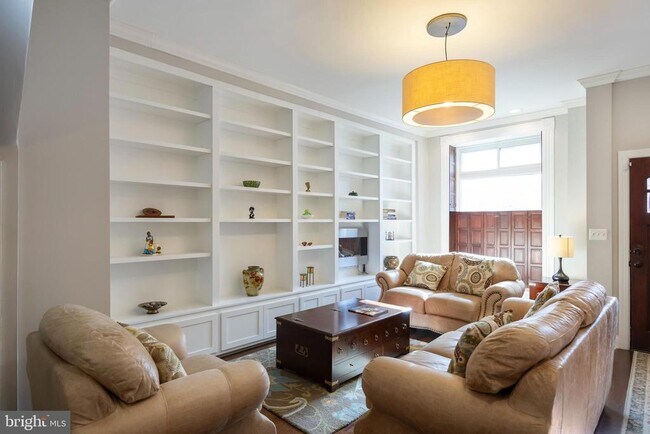 Building Photo - 314 E 22nd St