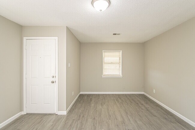 Building Photo - Charming 3-Bedroom Home on a Spacious Lot in Benton, AR – Perfect for Comfortable Living!