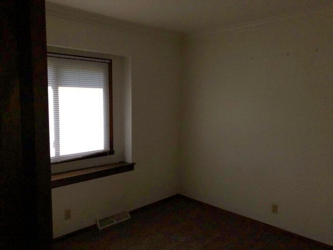 Building Photo - Single Family Home