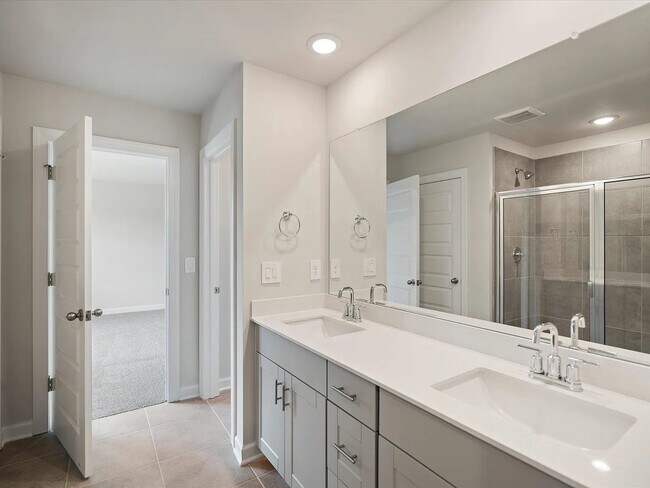 Building Photo - 640 Orsman Trl