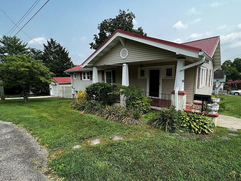 Primary Photo - 1820 Luttrell St