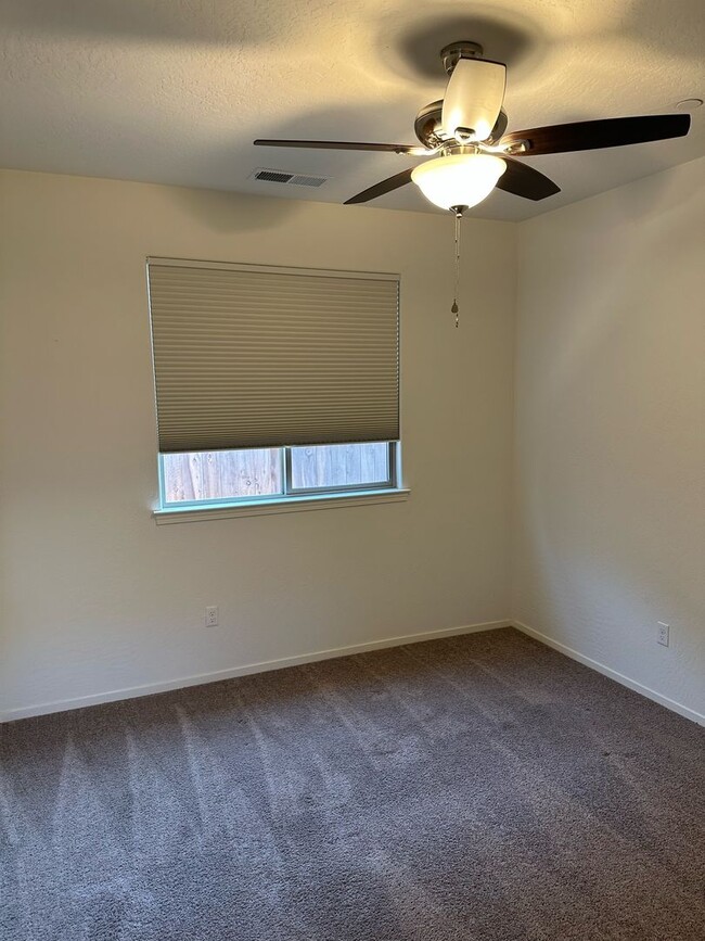 Building Photo - 318 S Wind Ct