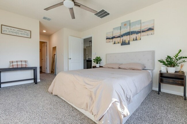 Building Photo - 3 Pinnacle Pl