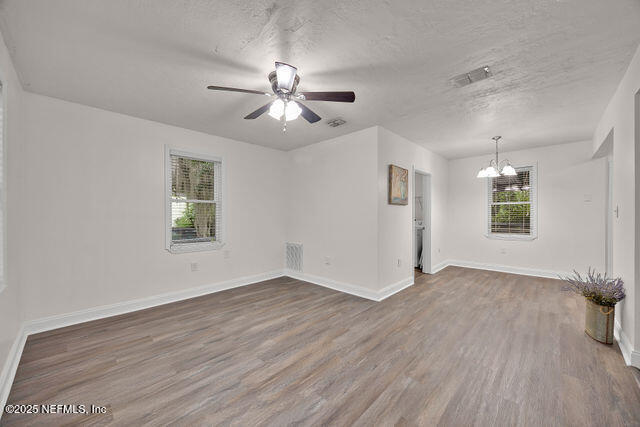 Building Photo - 6110 Lynnwood Ave