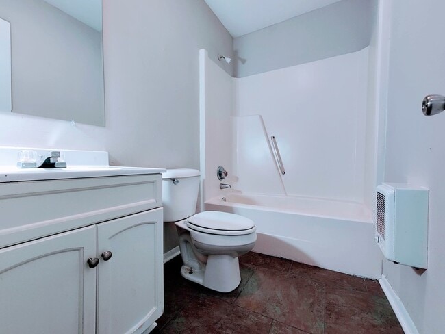 Building Photo - 4405 Layola Ave