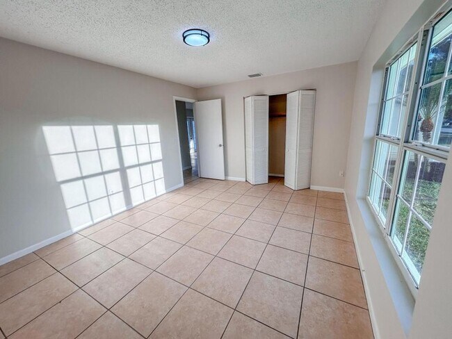 Building Photo - 1901 SW McAllister Ln