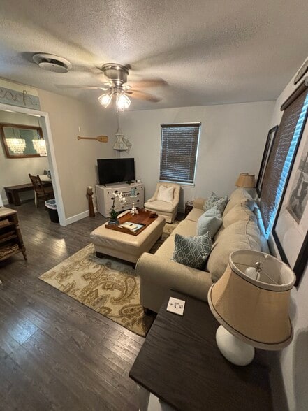 Building Photo - 501 W Lincoln Ave