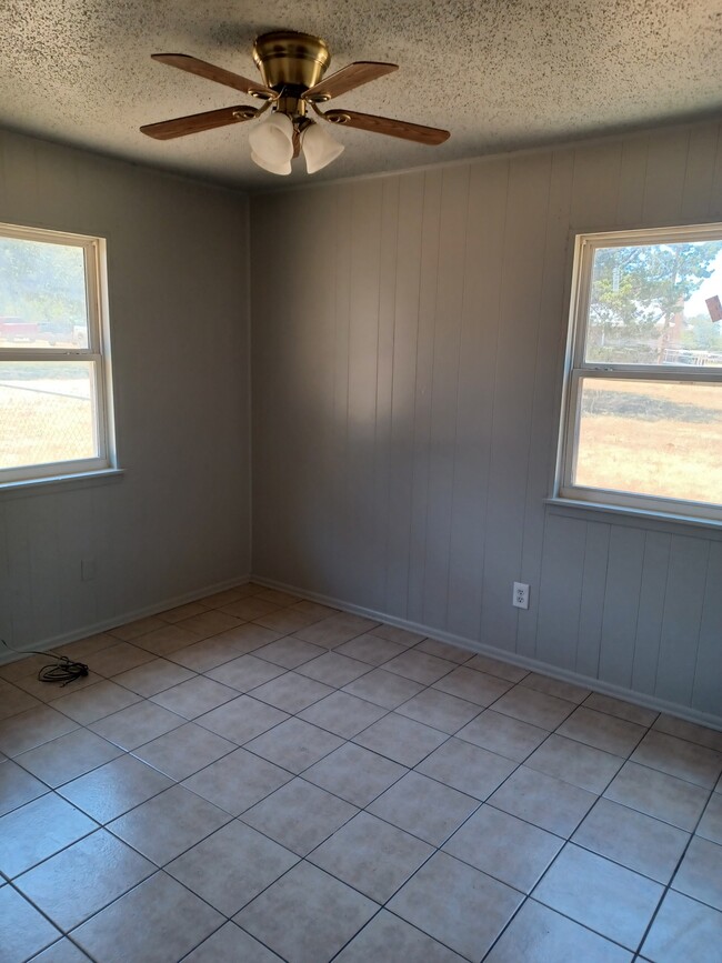 Building Photo - 107 and 109 CR331