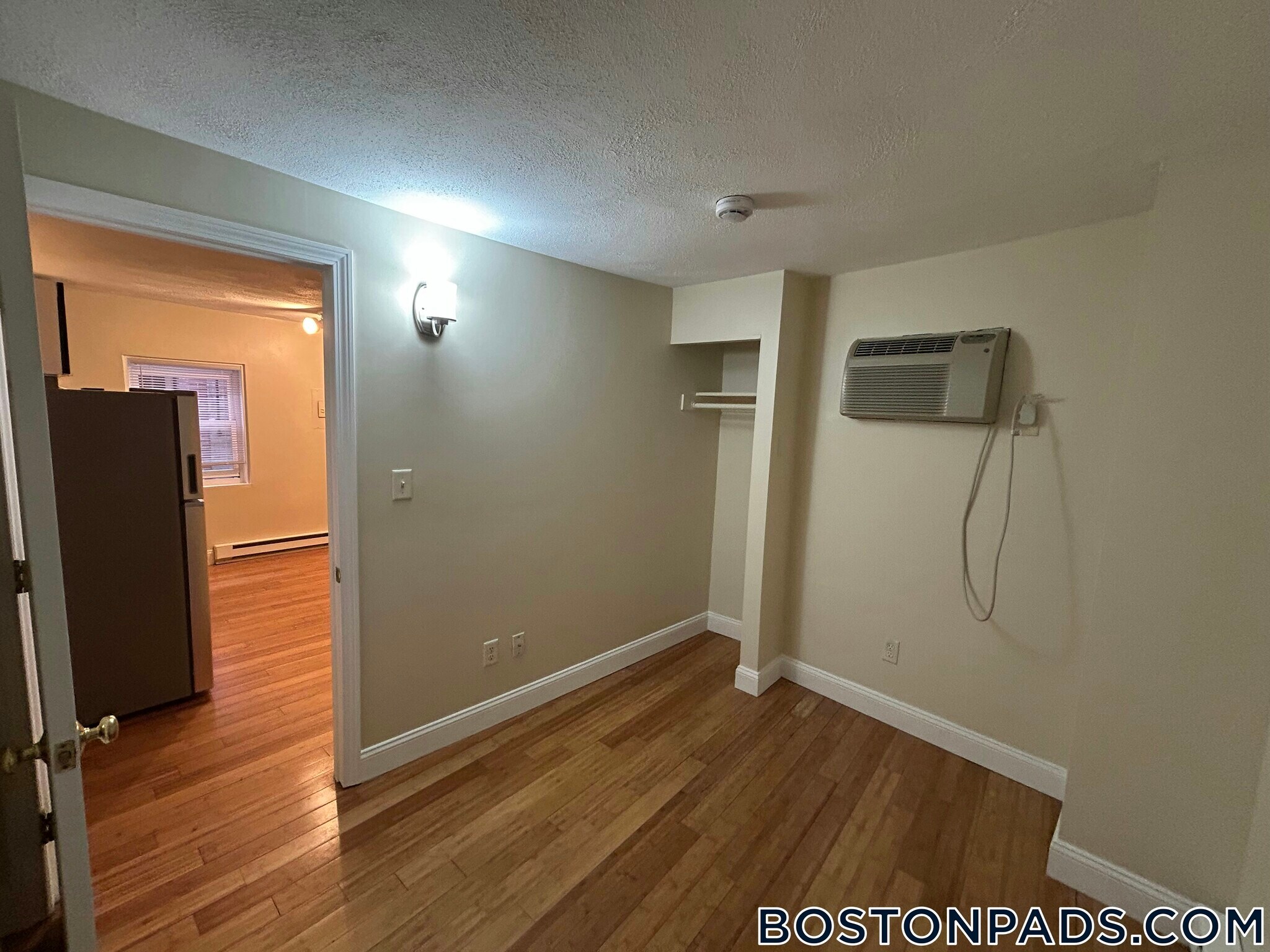 Building Photo - 20 Bartlett Pl