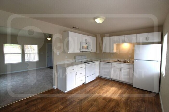 Building Photo - Now Leasing – 1103 S 5th Street