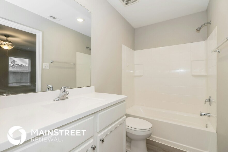 Building Photo - 26120 Hals Dr