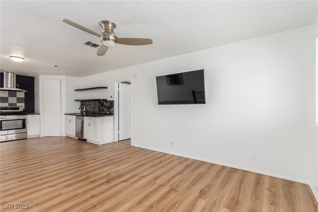 Building Photo - 505 Vincent Way