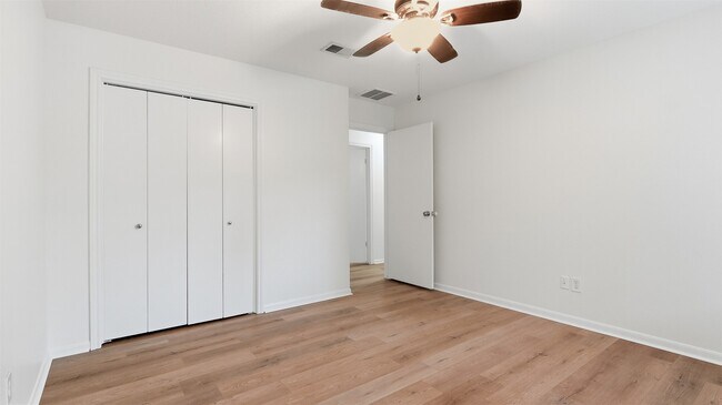 Building Photo - 2715 Wild Ridge Dr