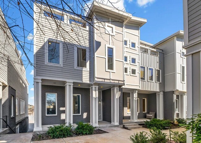 Building Photo - 1240 2nd Ave S