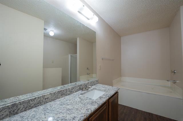 Building Photo - 832 Winding Creek Dr