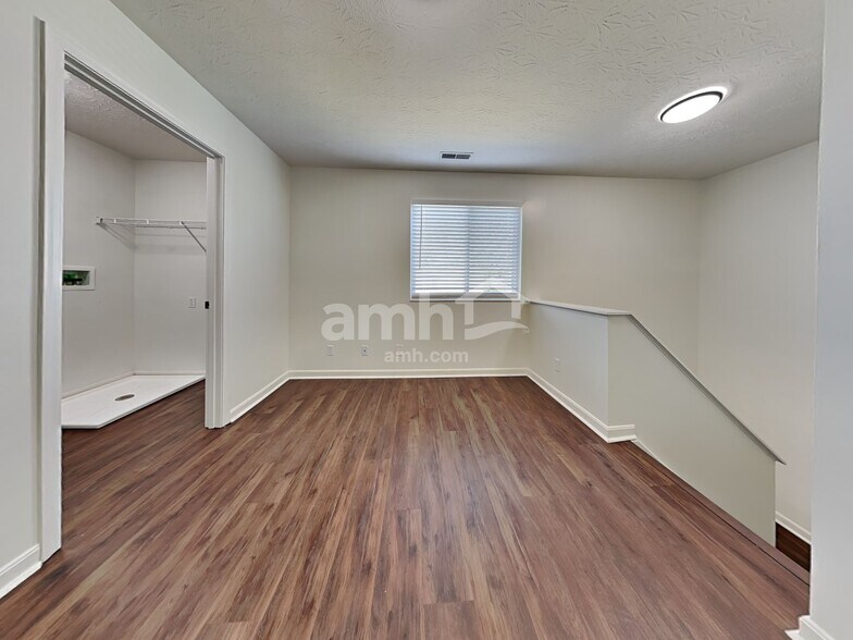 Building Photo - 1178 Edgewater Way