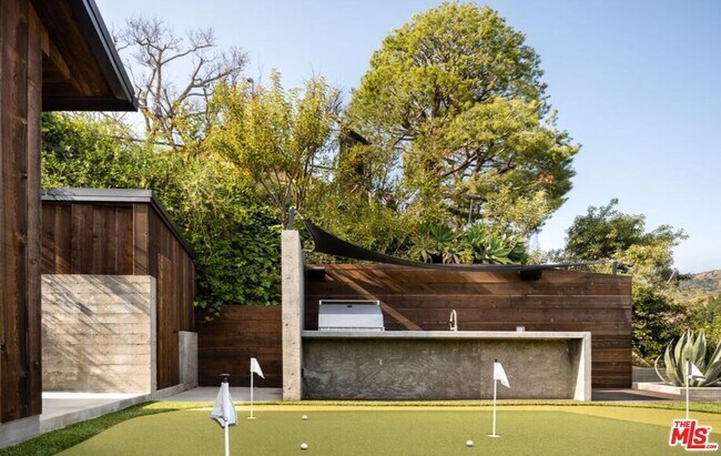 Building Photo - 2532 Canyon Oak Dr