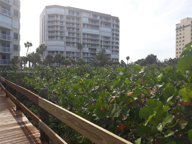 Building Photo - 3880 N Hwy A1A