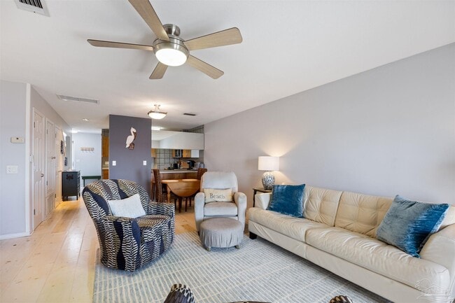 Building Photo - 14180 River Rd