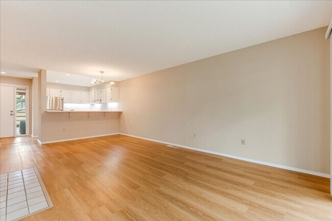 Building Photo - 5150 S Landing Dr