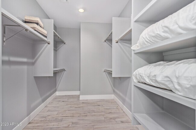 Building Photo - 7550 E Osborn Rd