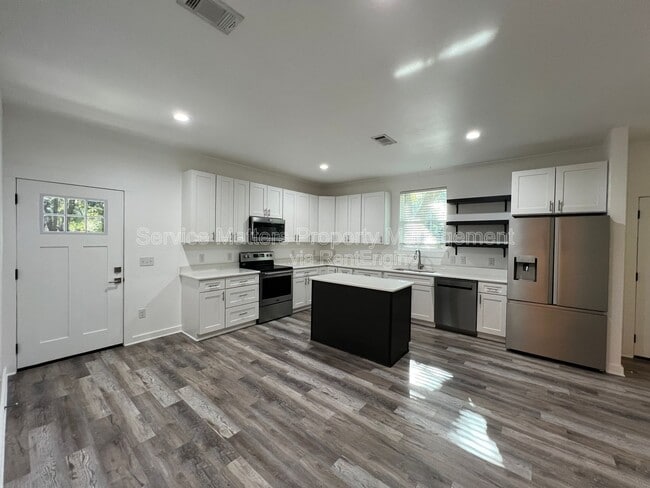 Building Photo - 6150 Franklin St