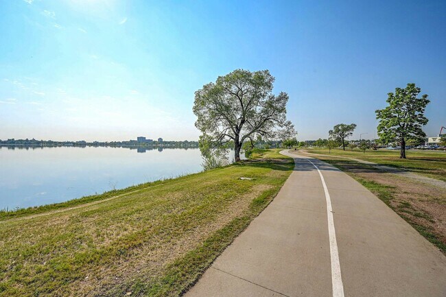 Building Photo - 3530 W Conejos Pl