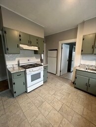 Building Photo - 118 Inman St