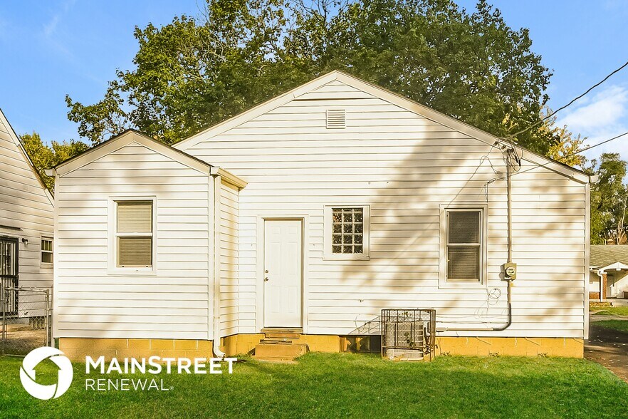 Building Photo - 1934 N Bosart Ave