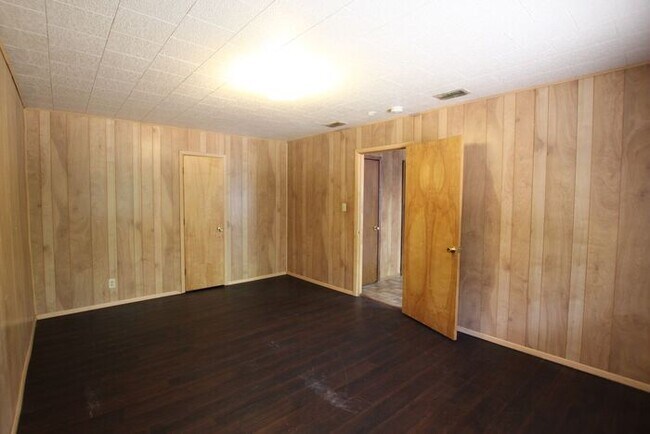 Building Photo - Cozy 2 Bedroom, 1 Bath Duplex in Tyler!