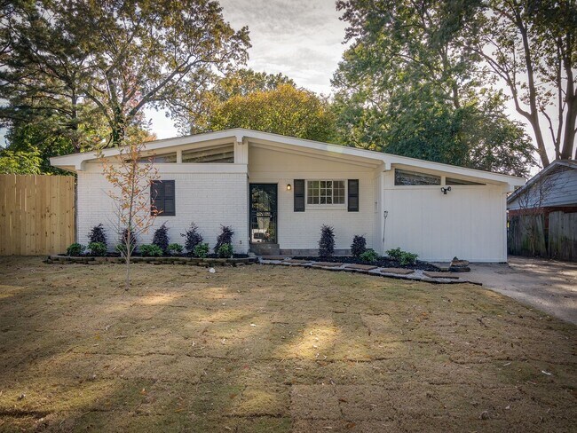 Building Photo - Beautifully Renovated 3BR/2B Home in Great Location!!