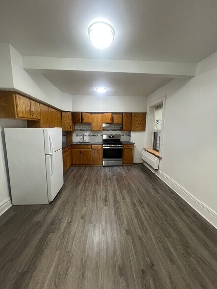 Building Photo - 580 Mt Prospect Ave