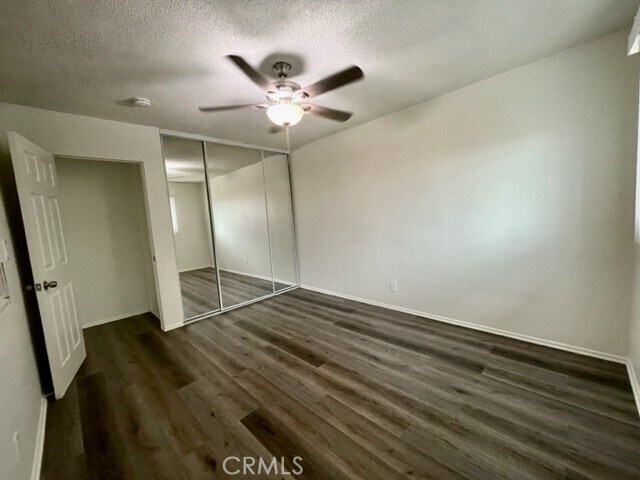 Building Photo - 685 E Vista Chino