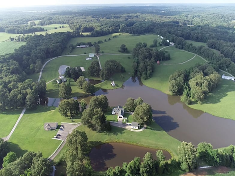 Building Photo - 484 Shekinah Ln