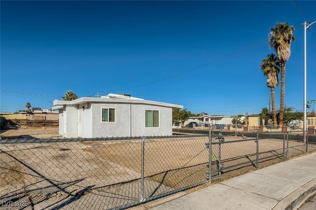 Building Photo - 2132 Franklin Ave