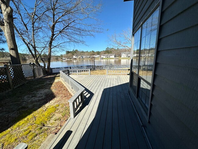 Building Photo - 110 Island Blvd