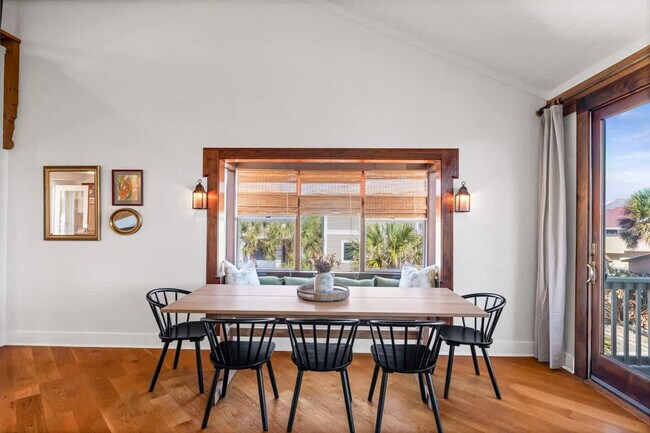Building Photo - 2900 Ocean Dr S