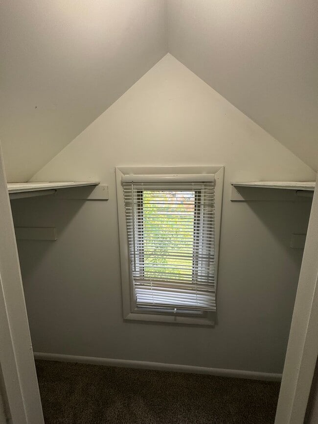 Building Photo - Warren Twp - 3 BR home