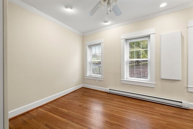 Building Photo - 6 N Hudson St