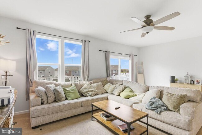 Building Photo - 66 National St