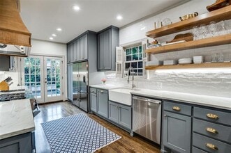 Building Photo - 5422 Merrimac Ave