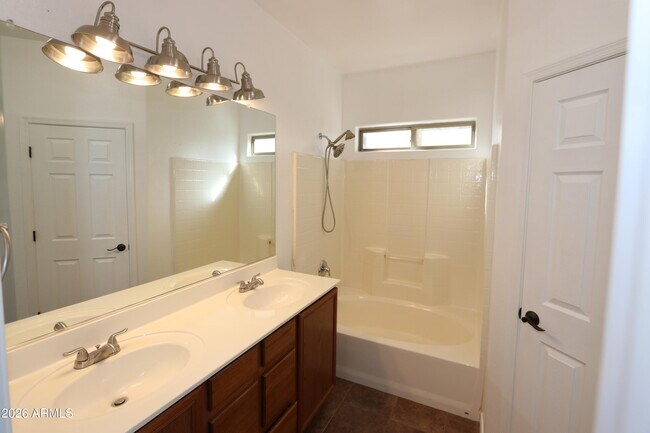 Building Photo - 7808 S 5th Ave