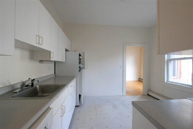 Building Photo - 60 Sacramento St