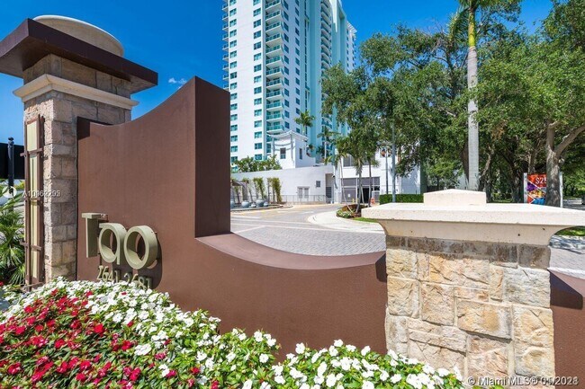 Building Photo - 2681 N Flamingo Rd