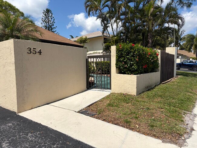 Building Photo - 354 SW 28th Ave